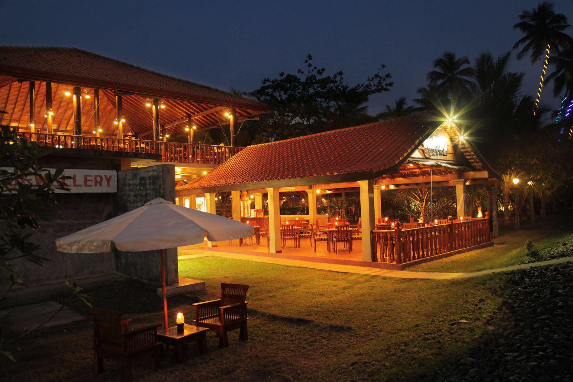 Wunderbar Beach Hotel Bentota Exterior foto